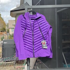The North Face Women's Unlimited Vibrant Purple Puffer Jacket